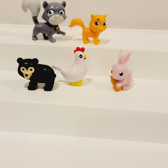 Paw Patrol Rare Pet Figure Set - Picture 7 of 9